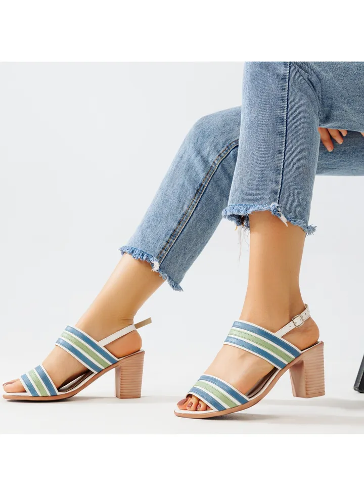 SN-520 Sandal With Buckle Closure And Comfortable Heel - White