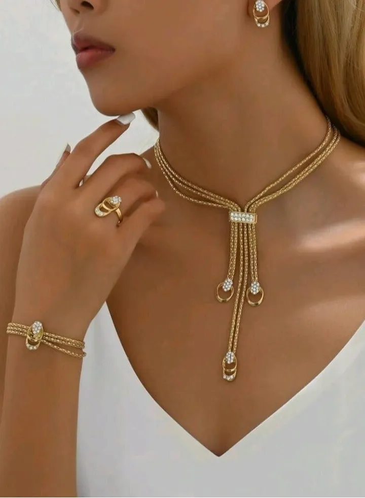 Luxury Jewellery Set For Women Inlaid With Zirconia