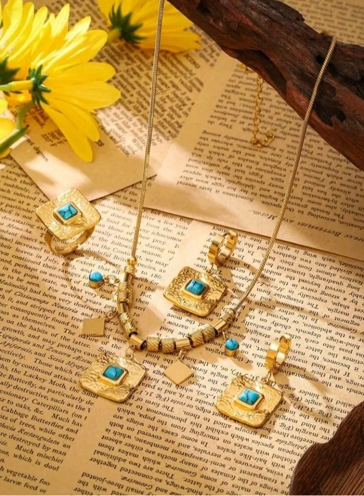 Trendy Stainless Steel Gold Plated Jewellery Set For Women