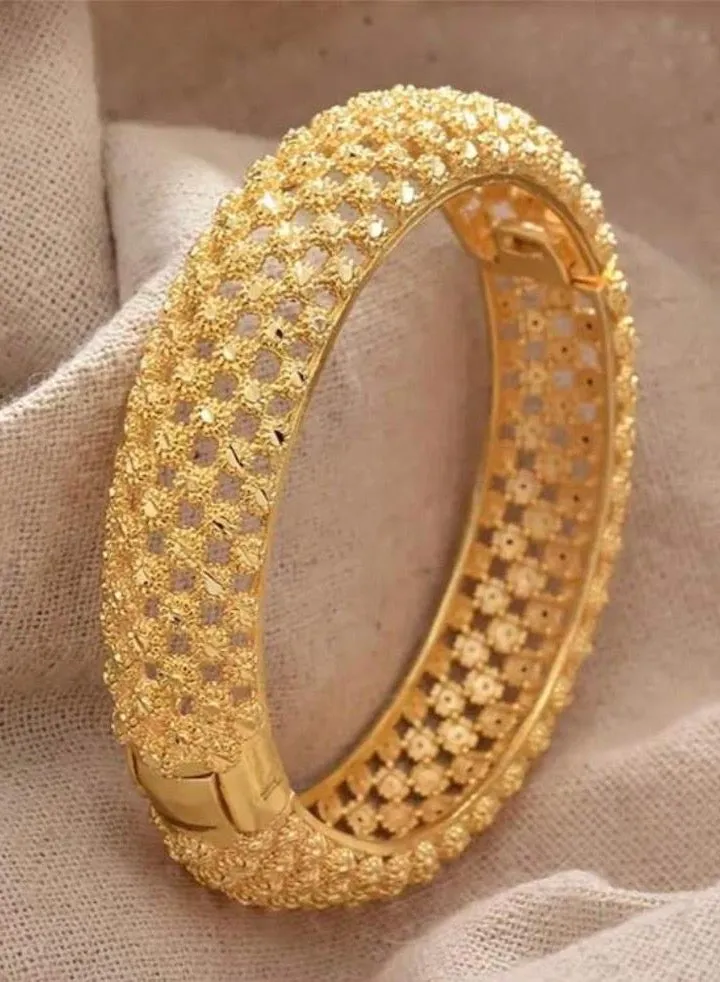 Elegant Gold Plated Bracelet Bangle For Women