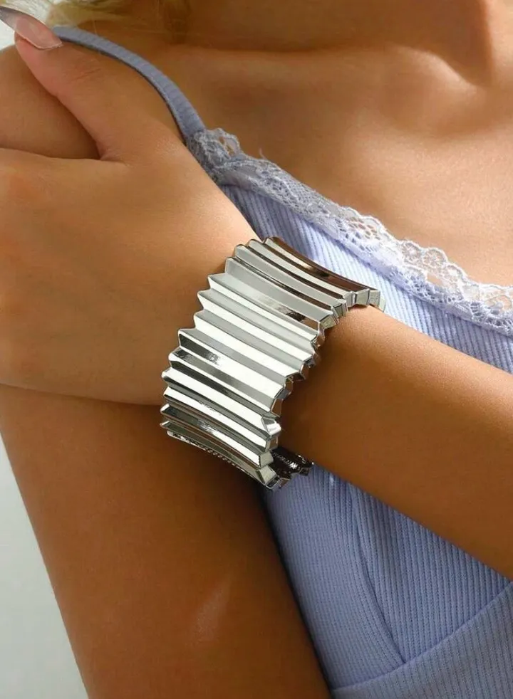 Elegant & High Quality Silver Plated Bracelet Bangle For Women