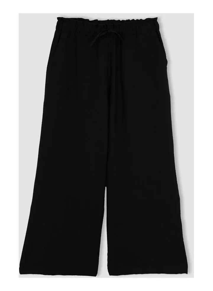 Woman Capri Woven Trousers