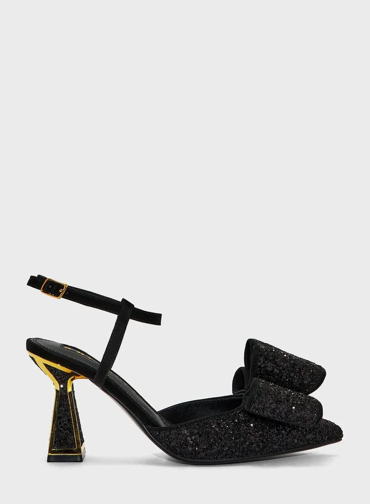Stormi Pumps