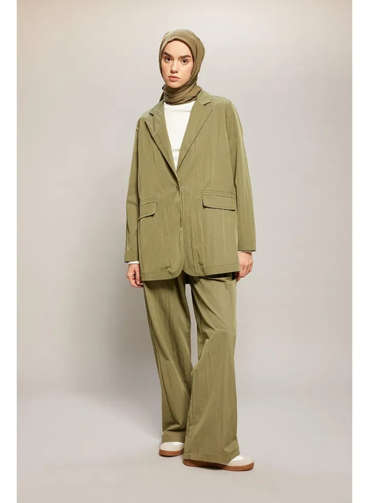 Woman Wideleg Cargo Woven Trousers