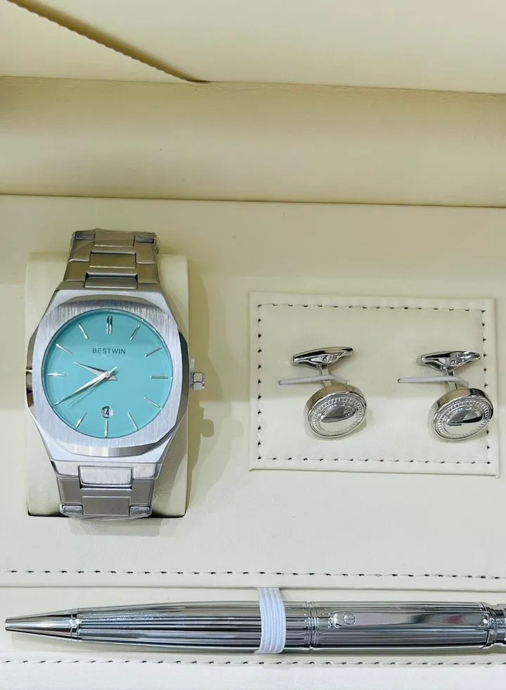 A gift set for men, an elegant and high-quality slim watch, a limited edition from Bestwin, a matte silver bracelet with a Tiffany dial (best selling)