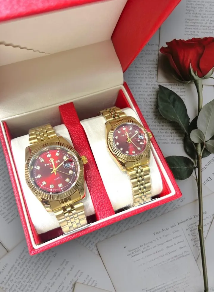 A high-quality waterproof couple watch set inspired by the famous Rolex watches