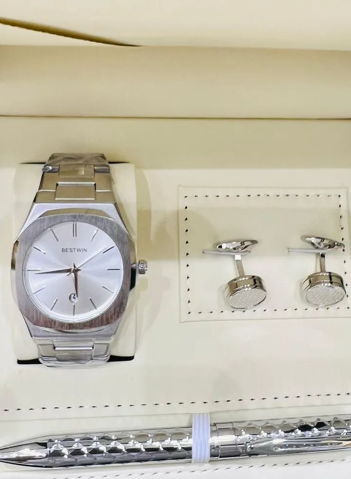 A gift set for men, an elegant and high-quality slim watch, a limited edition from Bestwin, a matte silver bracelet with a white dial (best selling)