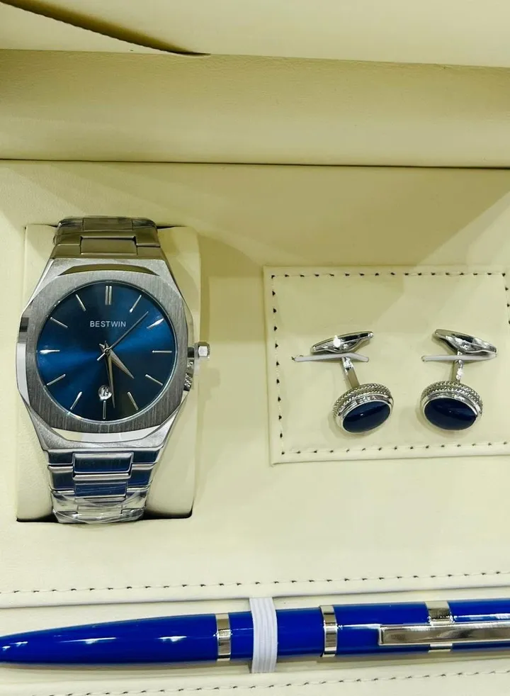A gift set for men, a high-quality, slim watch, a limited edition from Bestwin, a matte silver bracelet with a blue dial