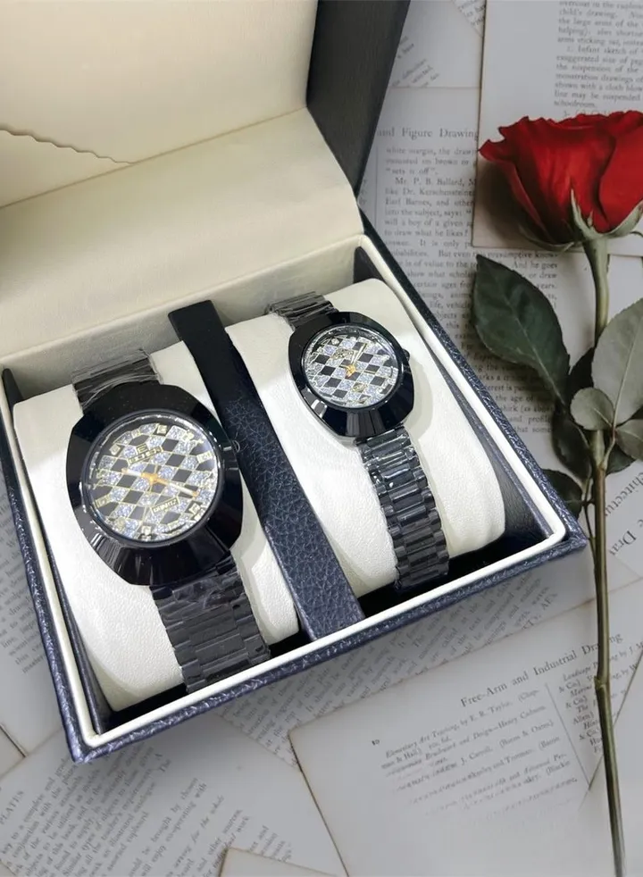 A high-quality waterproof couple watch set inspired by the famous Rolex watches