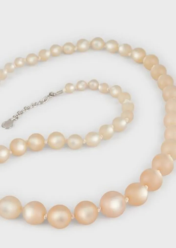 Long necklace with pearl-effect spheres