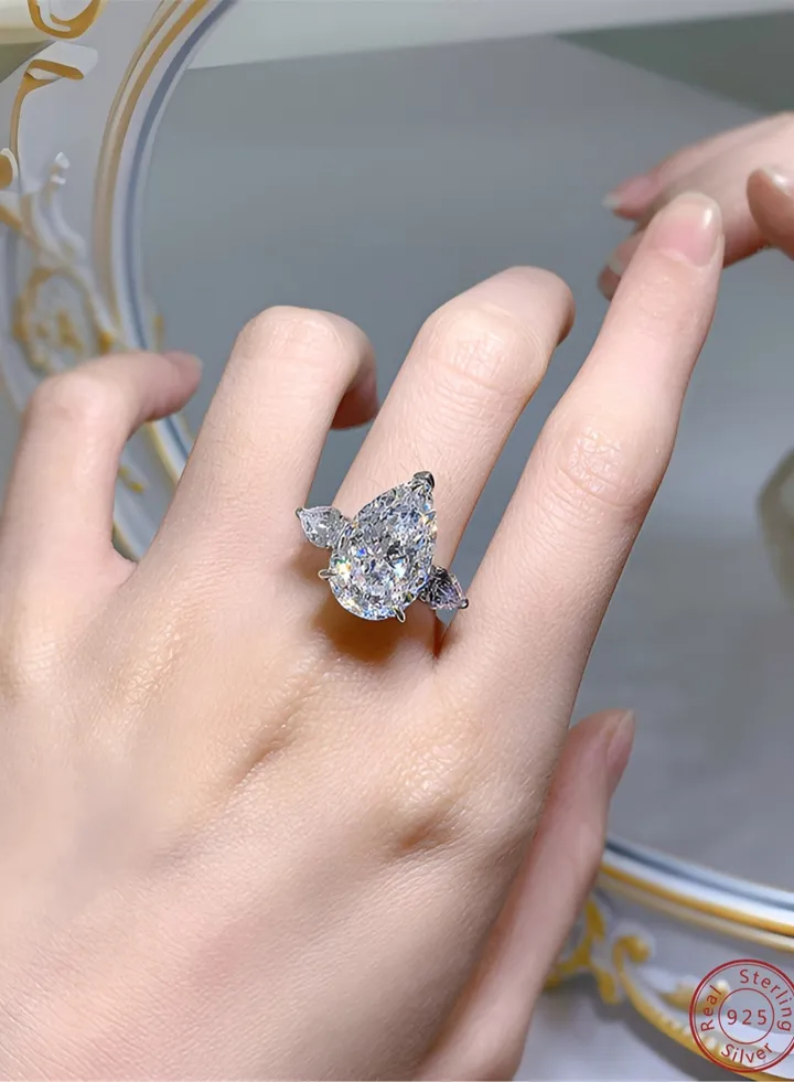 An all-over 925 silver water drop zircon ring gift box, fashionable luxury atmosphere, wedding date, gift, temperament, versatile girl