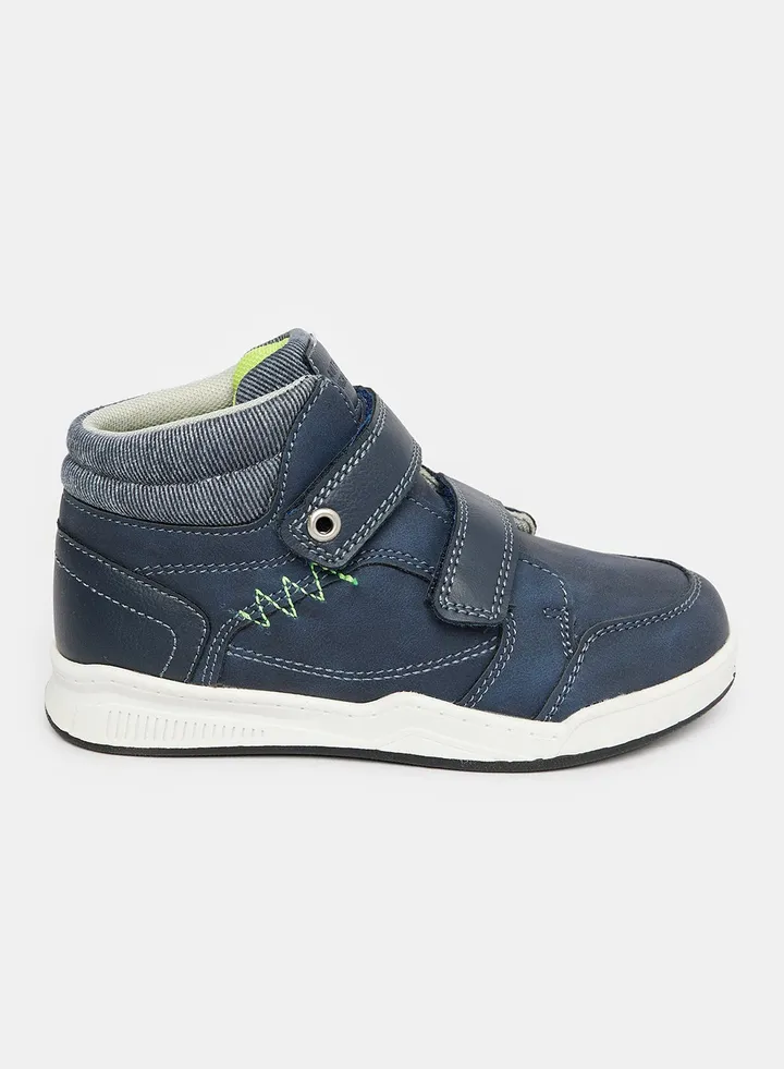 High Top Sneaker