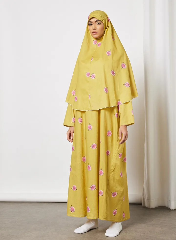 Praying Dress With Floral Prints And Veil