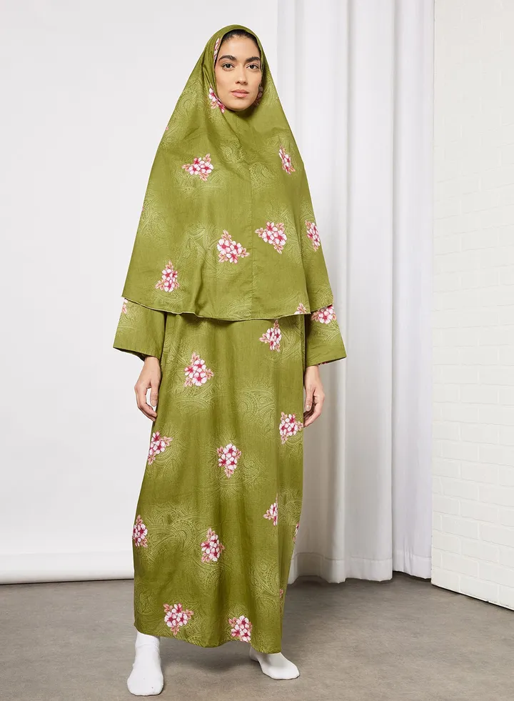 Praying Dress With Floral Prints And Veil