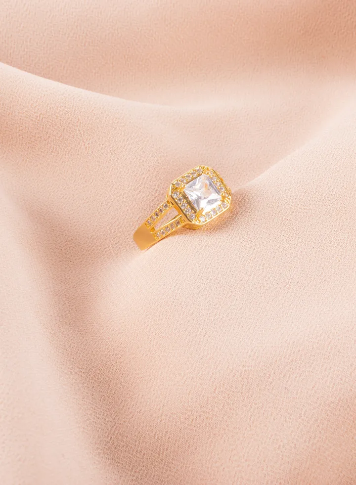 Chinese Gold Zirconic Ring Size 9/19