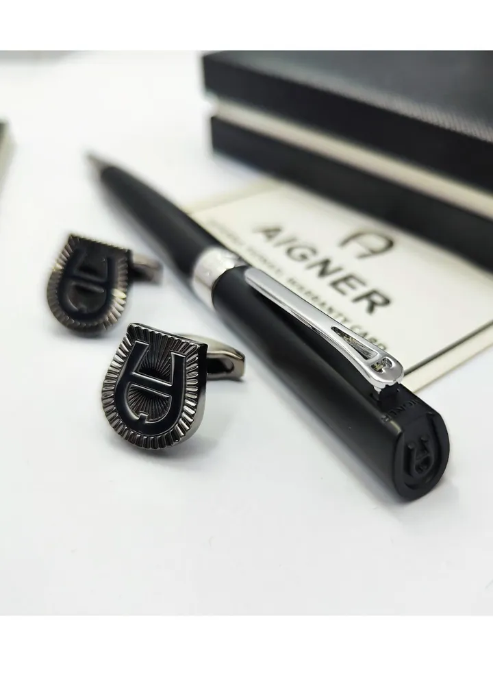 A set of Aigner pen and cuff