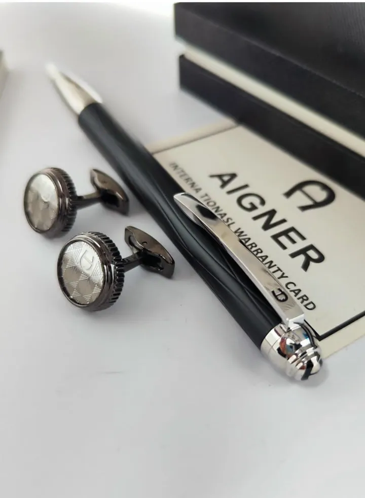 A set of Aigner pen and cuff
