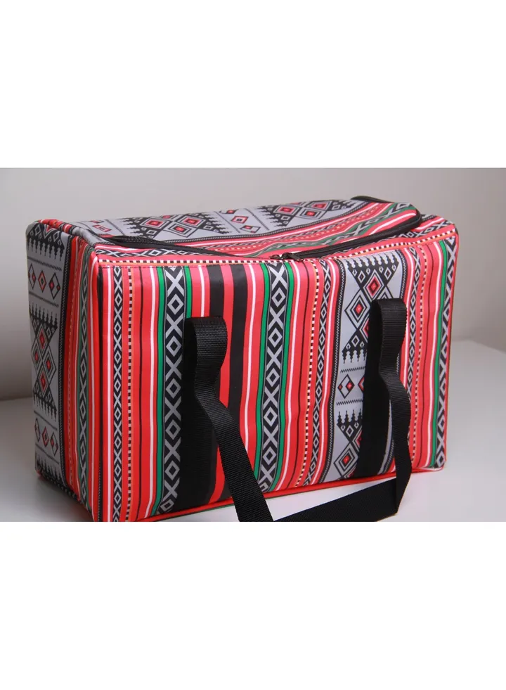 A one-piece tea and coffee thermos bag with a modern design for land and outdoor trips