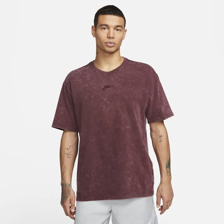 Men's Nike Sportswear Max90 T-Shirt in Red