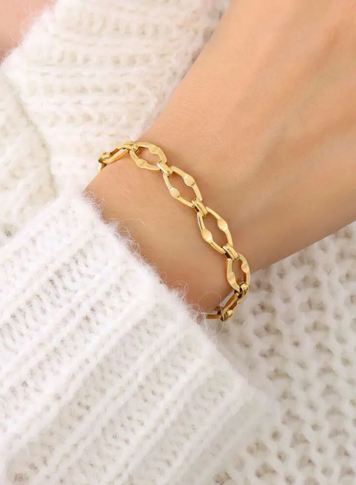 Elegant 18k Gold Plated Bracelet For Women