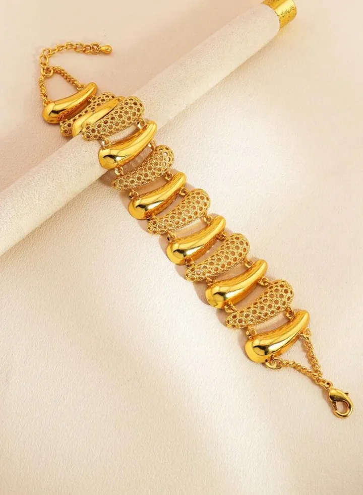 Elegant 21k Gold Plated Bracelet For Women