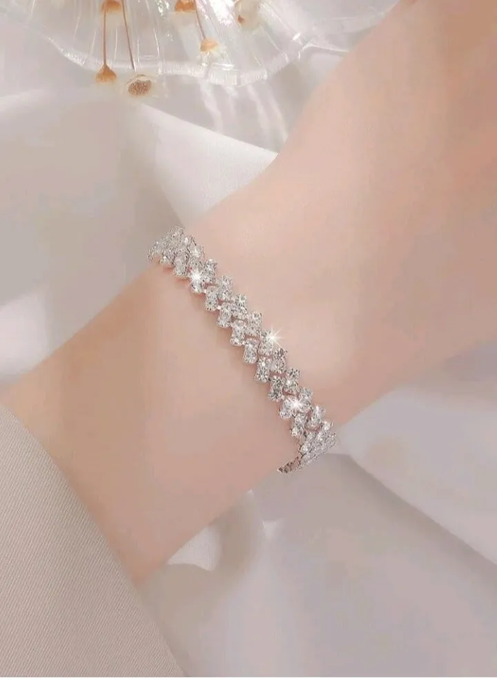 Trendy Fashionable Zirconia Bracelet For Women High Quality