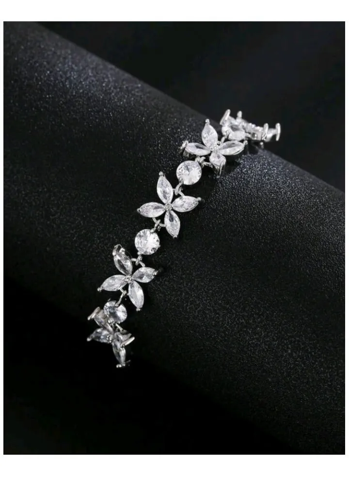 Trendy Fashionable Bracelet For Women High Quality
