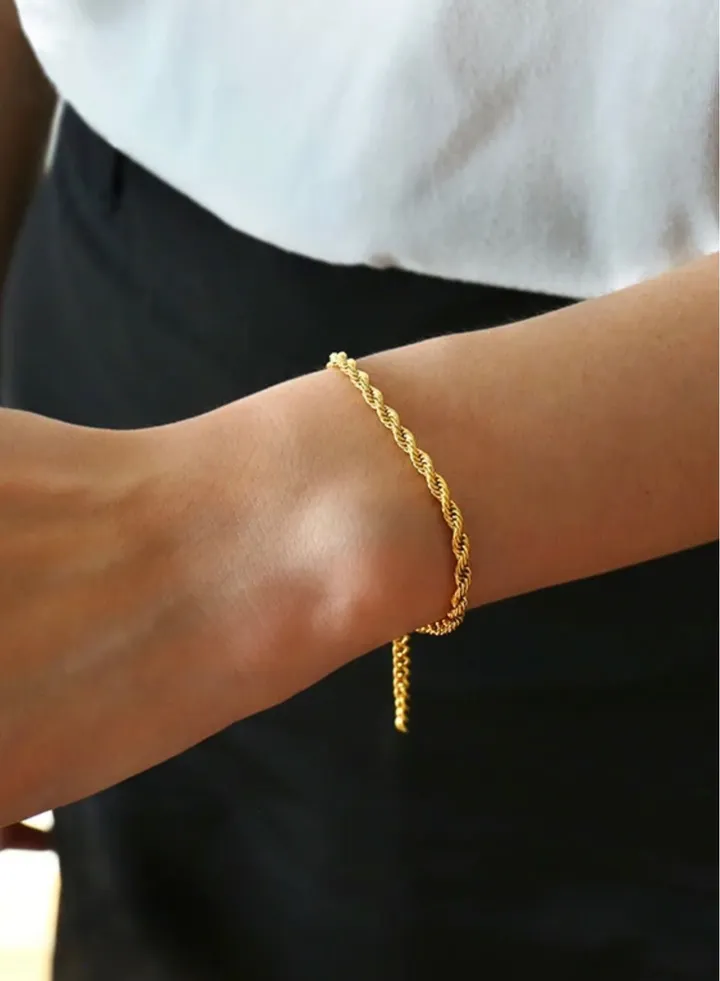 Elegant 18k Gold Plated Bracelet For Women