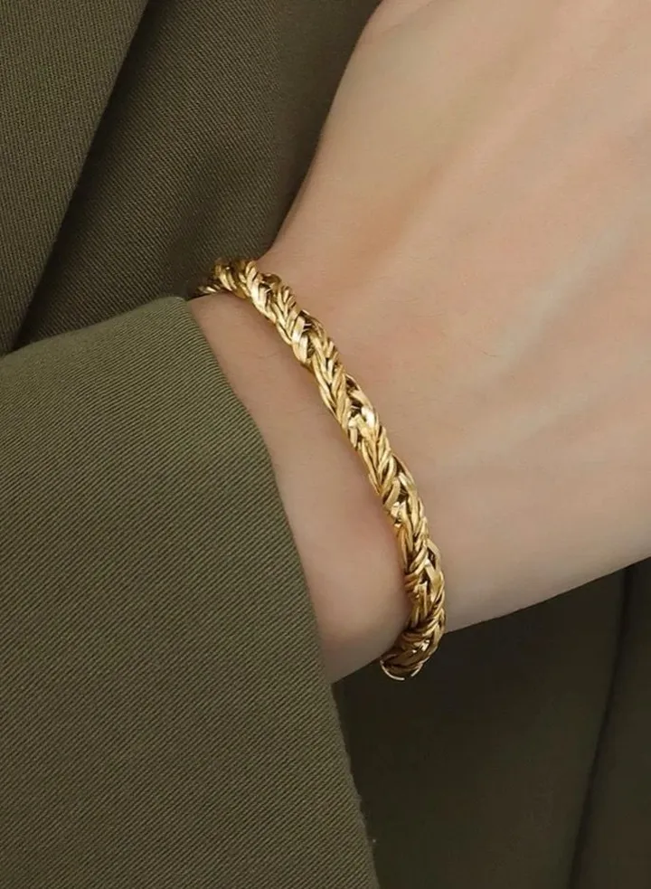 Elegant 18k Gold Plated Bracelet For Women