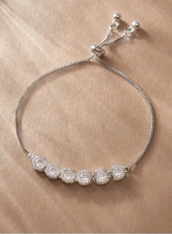 Trendy Fashionable Bracelet For Women High Quality