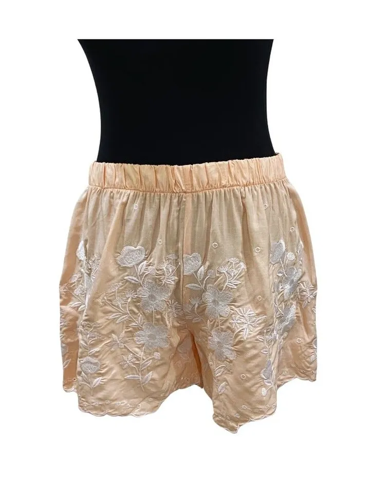 Women`s Casual Floral Embroidery Cotton Shorts