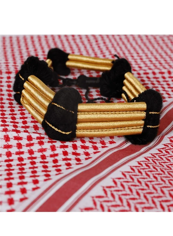 King Faisal's distinctive headband is designed in a unique way to celebrate Saudi Founding Day. This headband is a wonderful accessory that reflects national identity and adds a touch of luxury and di
