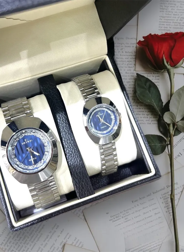A high-quality waterproof couple watch set inspired by the famous Rolex watches
