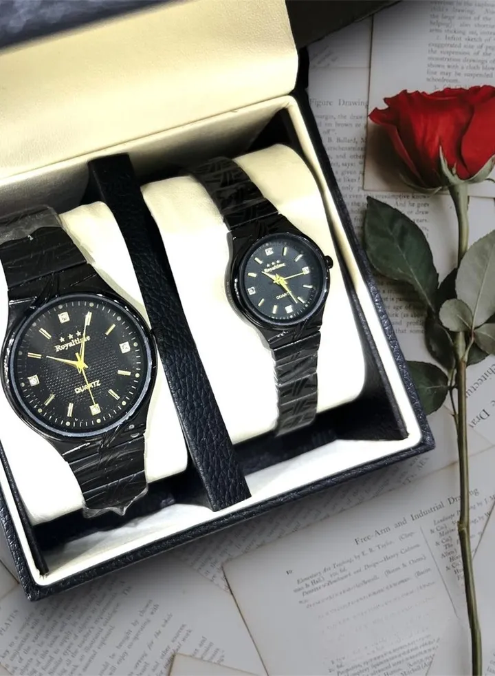 A high-quality waterproof couple watch set inspired by the famous Rolex watches