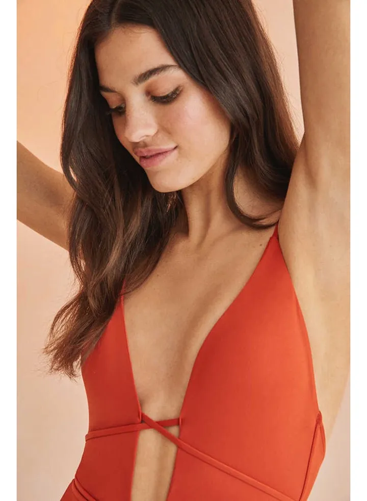 Maxi neckline swimsuit