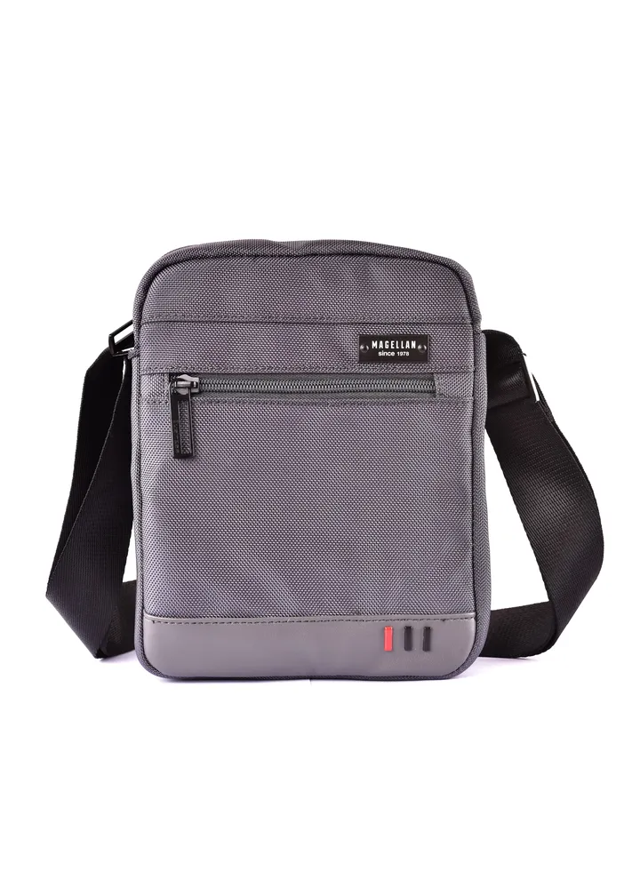 Practical shoulder bag from Magellan