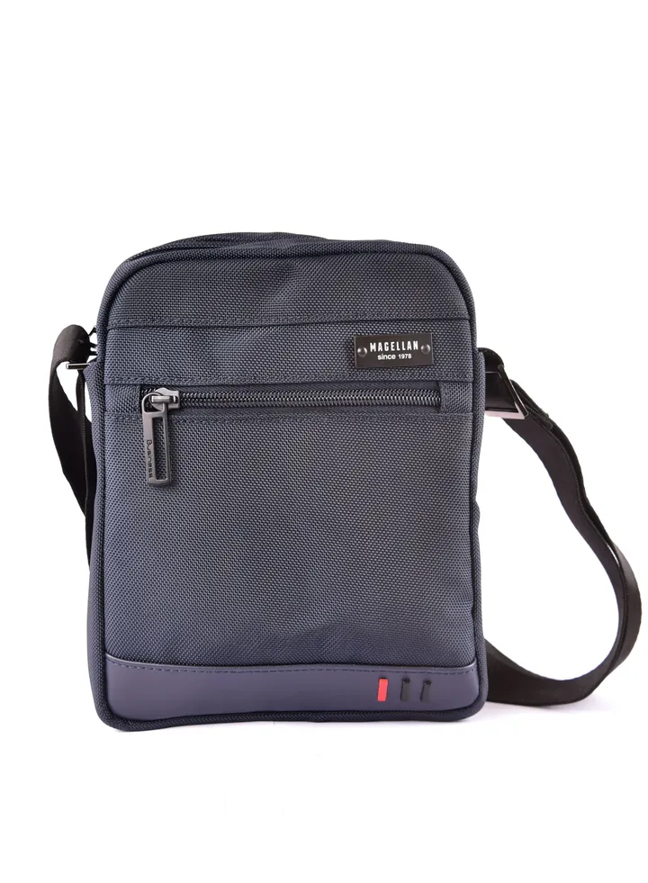 Practical shoulder bag from Magellan