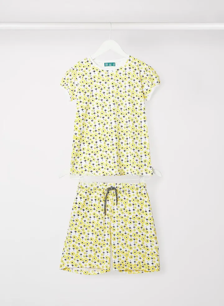 Girls Long lasting Printed Casual Cotton Comfy T-Shirt And Shorts Set Light yellow