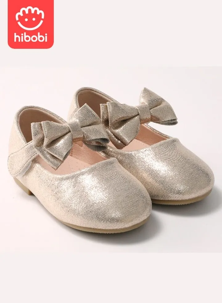 Mary Jane's flat shoes, metal clutches with a butterfly knot, no party slides to the outside of baby girls.