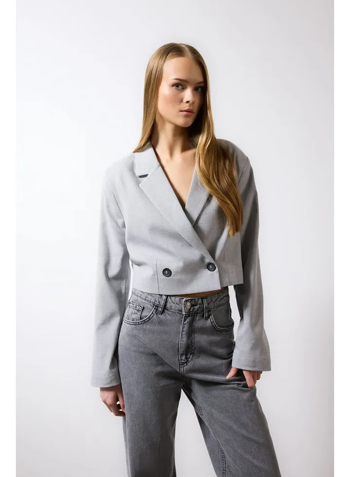 Woman Cropped Fit Blazer