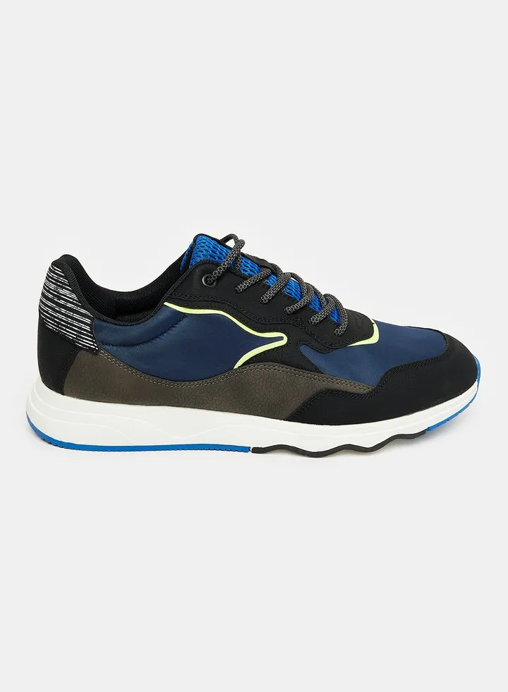 Low Top Sneaker