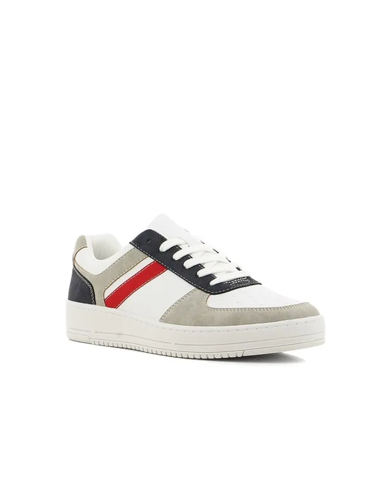 Low Top Sneaker