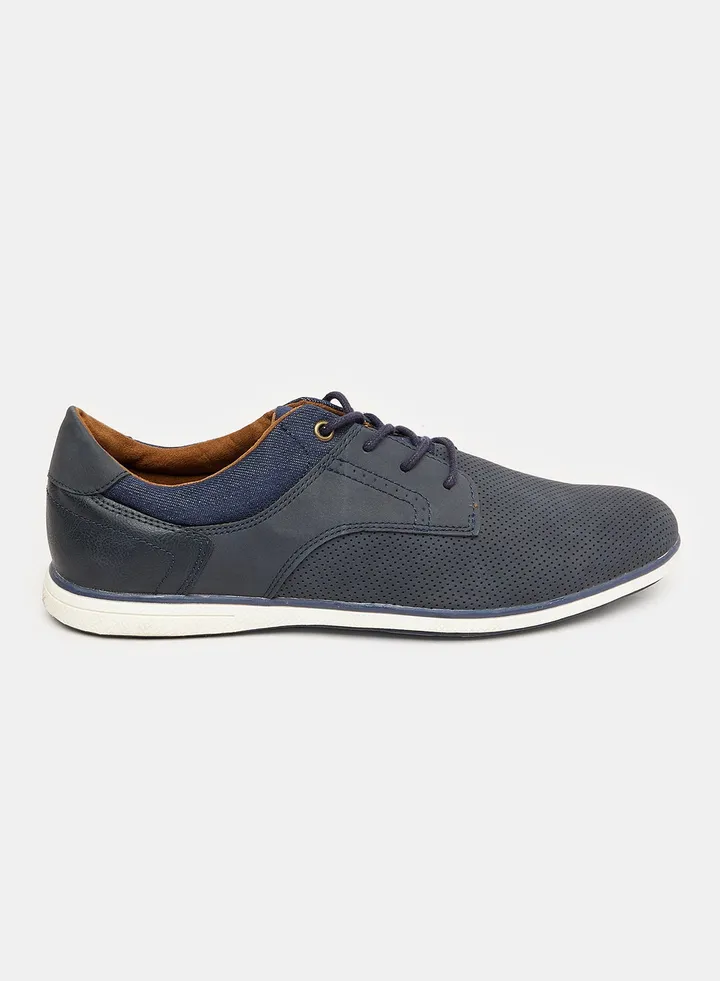 Low Top Sneaker