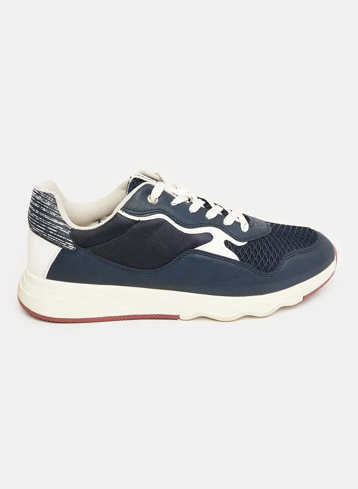 Low Top Sneaker