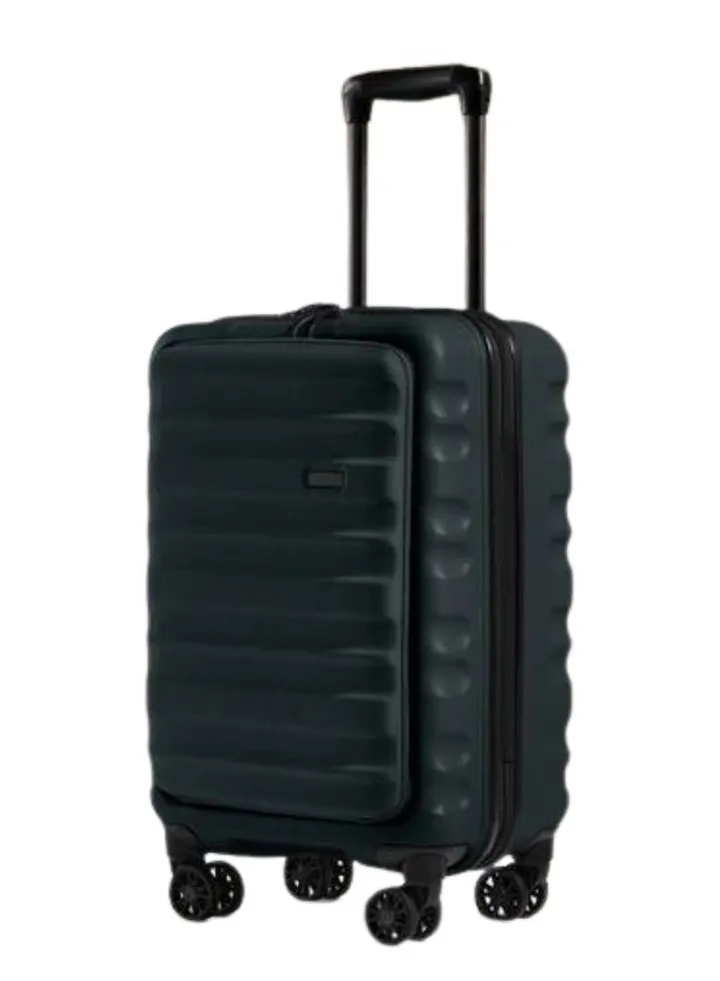 The Clifton Cabin with Pocket has all the features of our best-selling Clifton cases, with the added benefit of a chic but practical front pocket.
