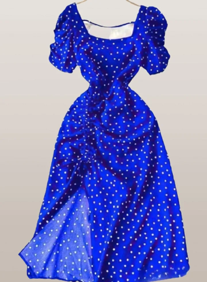 Women's mid-length dress with a slit from the side