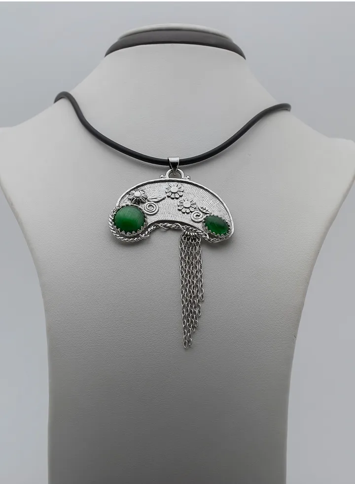 Silver chain 950 roses with a green cat's eye stone