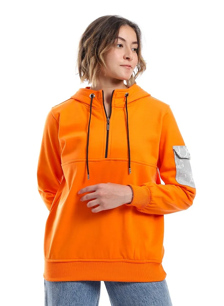 Women Closed Hoodie With Front Pocket