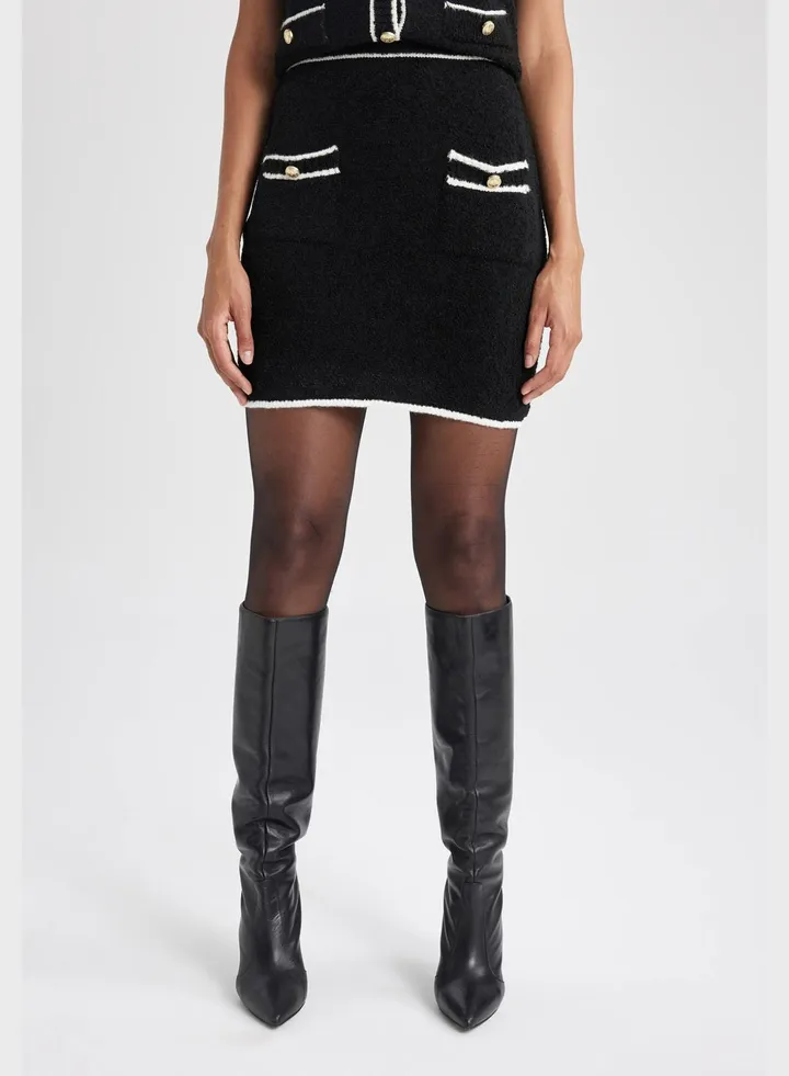 Fitted Pocked Detail Mini Skirt
