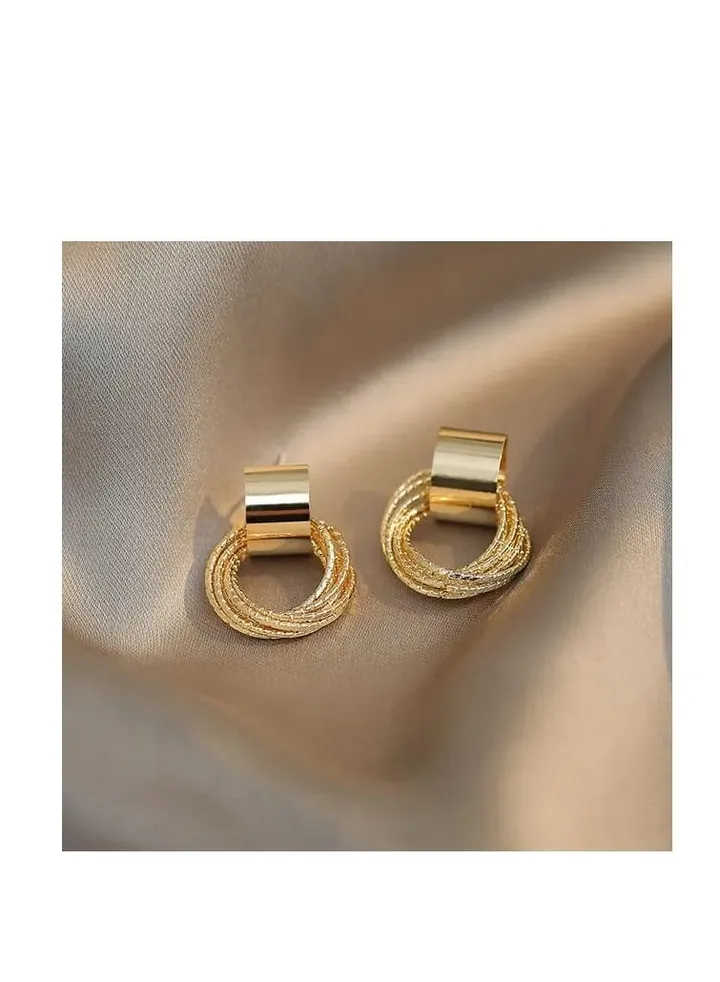 Gold earring